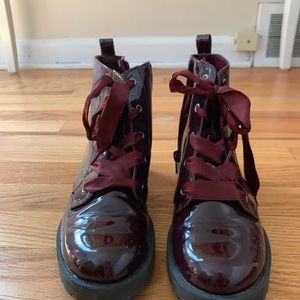 Patent leather burgundy boot